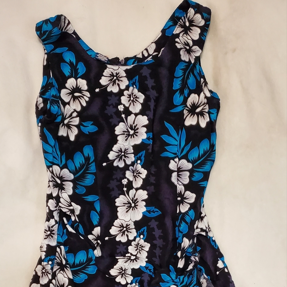 Hibiscus Collection Hawaii Summer Dress blue with white flowers medium-sized